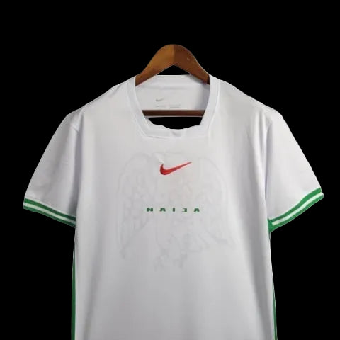 Camisa Nigéria I 24/25 - Torcedor Nike Masculina - Branca com detalhes em verde