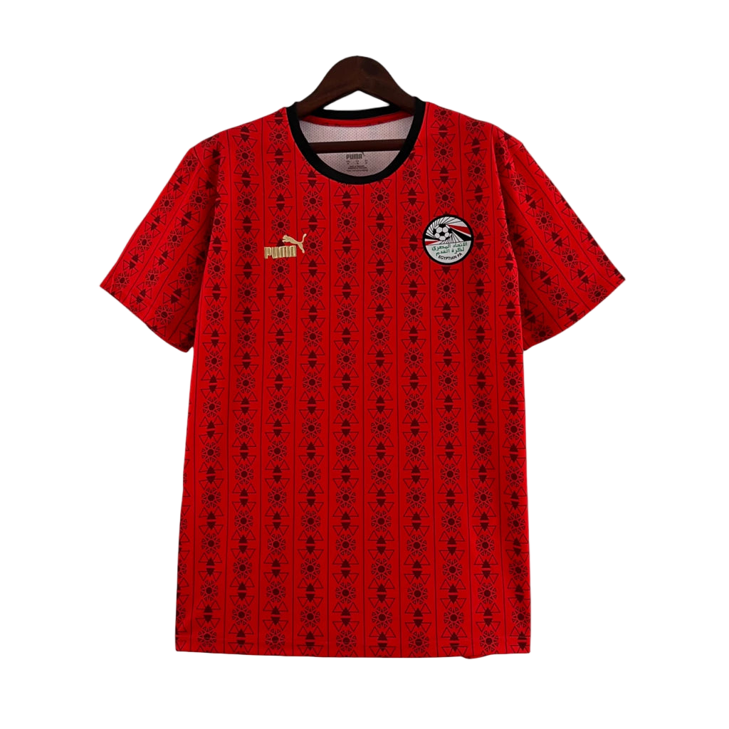 Camisa Seleção Egito I 23/24 - Torcedor Puma Masculina - Vermelha com detalhes em preto e branco